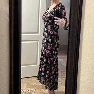 White House Black Market Floral Wrap Dress ~ Size 2